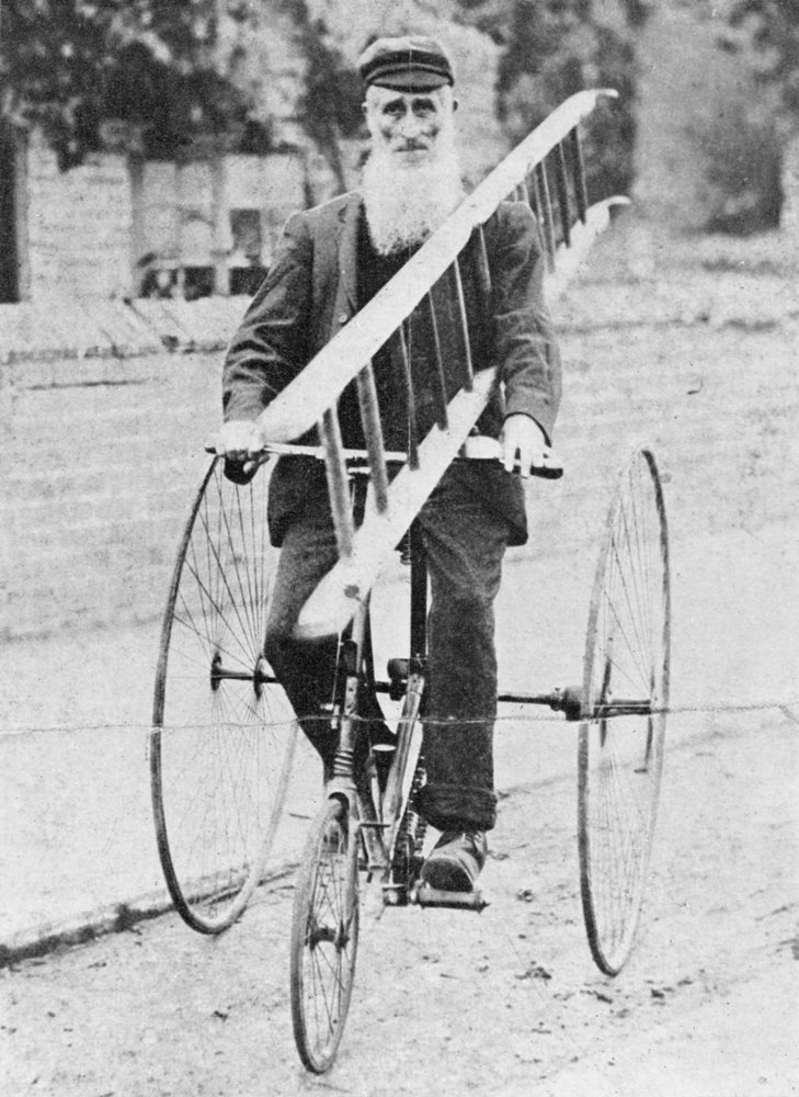 An old black and white photo of Mr Caunt, a Nottinghamshire Lamplighter.