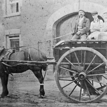 Horse & Cart Delivering Groceries, Station Road, Ollerton, c 1900s. Image courtesy of the Inspire Picture Archive and Ollerton Library: