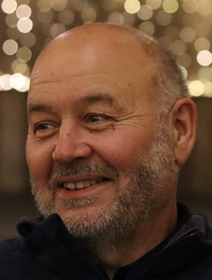 Photo of artist Chris Campbell