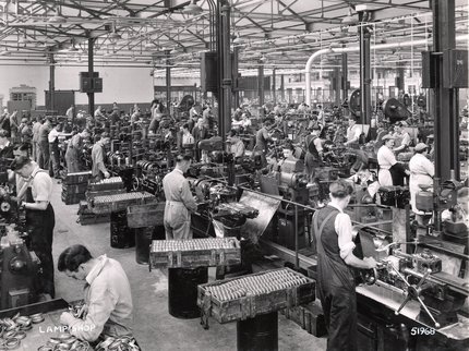 DDRN 6-14-1 lamp shop.jpg