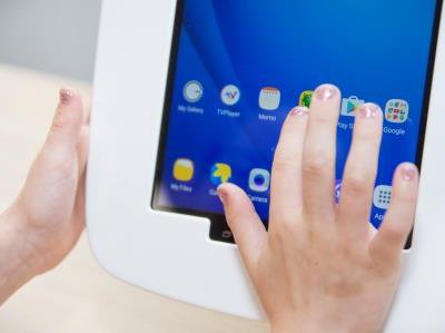 Touch screen iPad
