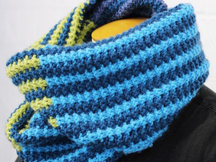 Knitted Infinity Scarf.jpg