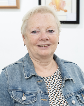 photo of Jackie Hewlett-Davies