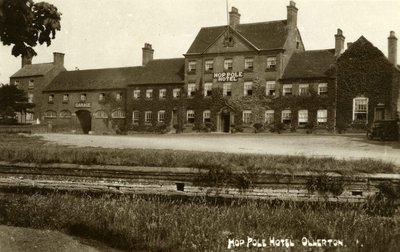 Old photo of Hop Pole Hotel in Ollerton
