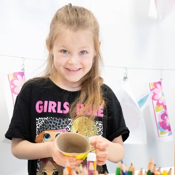 Bircotes library event child crafting