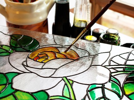 Painting a rose on leaded glass